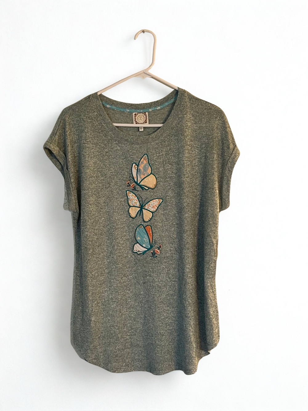 Tru Self Butterfly NWT Embroidered Short Sleeve Top Gray Size Large
